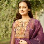 Dia Mirza Instagram - One of the many privileges is the opportunity to share the story of Indian handcraft and textile. For the @jashnerekhtaofficial ‘Rang Baatein’ in Delhi recently i wore this beautiful outfit by @tillabyaratrikdevvarman. ‘THE VINTAGE PROJECT’ uses heirloom embroideries from Kutch and Sindh and repurposes them as one-of-a-kind kurtas and jackets. The yoke of this kurta features Mukka embroidery from Sindh, which is a traditional folk embroidery where gold and silver yarn are plyed and coiled into circular designs that follow a loose geometry. The metallic yarns are couched to the base with red thread and further layered with copper Nakshi and beads. Celebrating our rich legacy of stories, poetry, art and culture that is so nuanced and intricate just like the handwork on this outfit 💜 Styled by @theiatekchandaney Mojris @fizzygoblet Handcrafted jewellery by @shopziddi Hair by @karanrai001 Make Up by @kiran_chhetri92 Managed by @shruti8711 @exceedentertainment Photos by @Sanjib_nex @Happystillz_photography Jashn e Rekhta