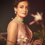 Dia Mirza Instagram - Awards night in my dearest @anitadongre saree and jewellery 💕🙏🏻 #ScreenXAwards #BestActorShortFilm #Gray Congratulations team @yuvaaoriginals @weareyuvaa @tanejamainhoon @sakshirg @puneetruparel @amazonminitv @shreyadhan13 @_slowcheeta_ 🙌🏼🌈✨🐯 HMU @shraddhamishra8 Styled by @theiatekchandaney Photos by @shivamguptaphotography India