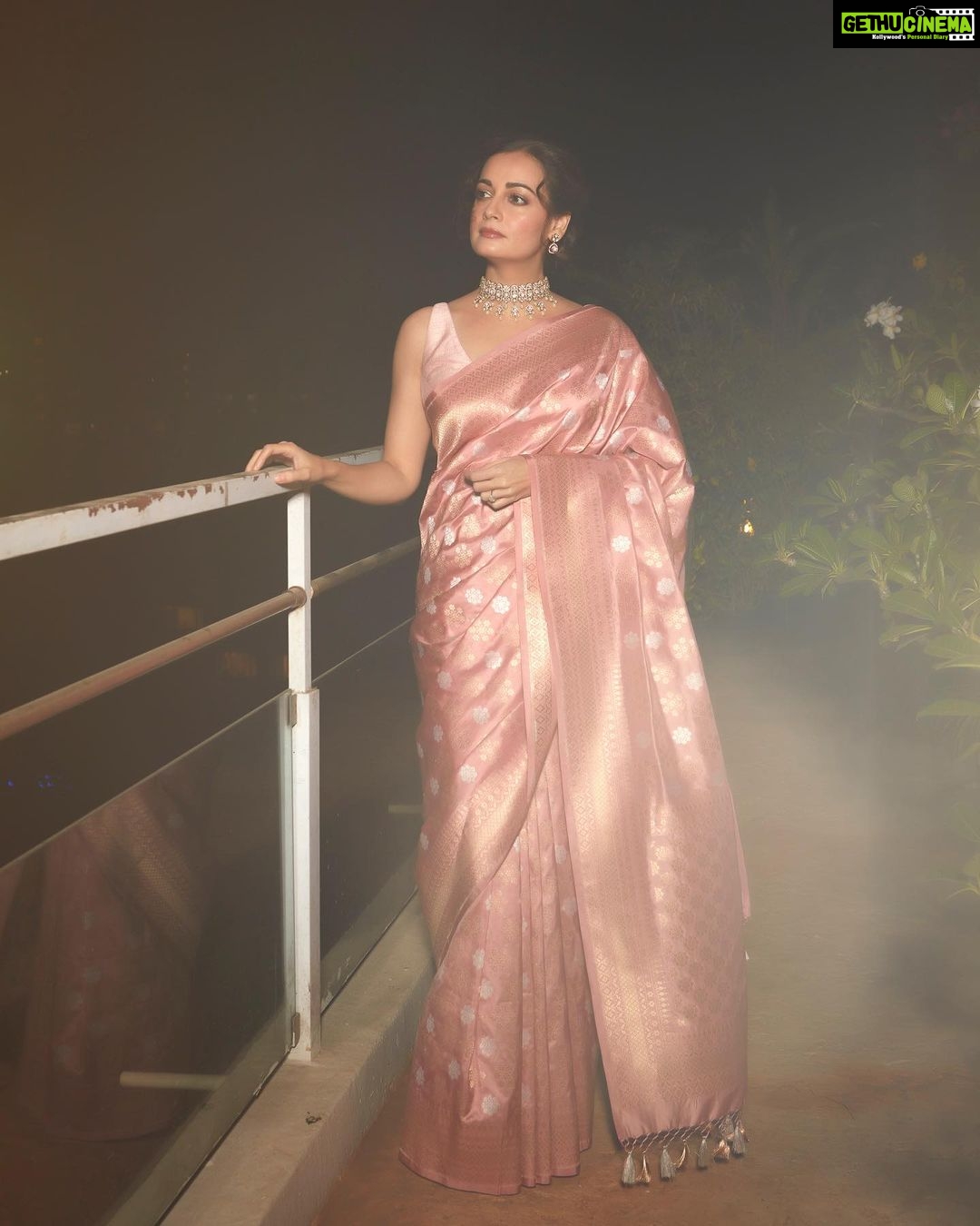 Dia Mirza Instagram - Awards night in my dearest @anitadongre saree and jewellery πππ» #ScreenXAwards #BestActorShortFilm #Gray Congratulations team @yuvaaoriginals @weareyuvaa @tanejamainhoon @sakshirg @puneetruparel @amazonminitv @shreyadhan13 @_slowcheeta_ ππΌπβ¨π― HMU @shraddhamishra8 Styled by @theiatekchandaney Photos by @shivamguptaphotography India