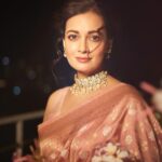 Dia Mirza Instagram - Awards night in my dearest @anitadongre saree and jewellery 💕🙏🏻 #ScreenXAwards #BestActorShortFilm #Gray Congratulations team @yuvaaoriginals @weareyuvaa @tanejamainhoon @sakshirg @puneetruparel @amazonminitv @shreyadhan13 @_slowcheeta_ 🙌🏼🌈✨🐯 HMU @shraddhamishra8 Styled by @theiatekchandaney Photos by @shivamguptaphotography India