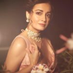 Dia Mirza Instagram - Awards night in my dearest @anitadongre saree and jewellery 💕🙏🏻 #ScreenXAwards #BestActorShortFilm #Gray Congratulations team @yuvaaoriginals @weareyuvaa @tanejamainhoon @sakshirg @puneetruparel @amazonminitv @shreyadhan13 @_slowcheeta_ 🙌🏼🌈✨🐯 HMU @shraddhamishra8 Styled by @theiatekchandaney Photos by @shivamguptaphotography India