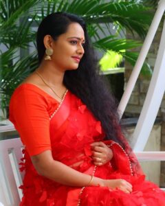 Divya Padmini Instagram - 💃

#red #happycolor #divyavishwanath #positivevibes #happinessisachoice #saree #kerala #malayali