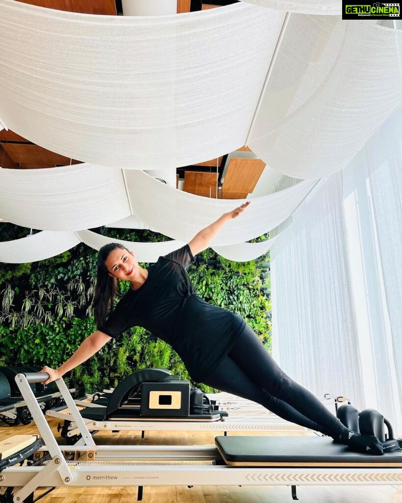 Divyanka Tripathi Instagram - A good morning made even better! #Pilates #Ambience 😇 The Bridge Lifestyle Hub