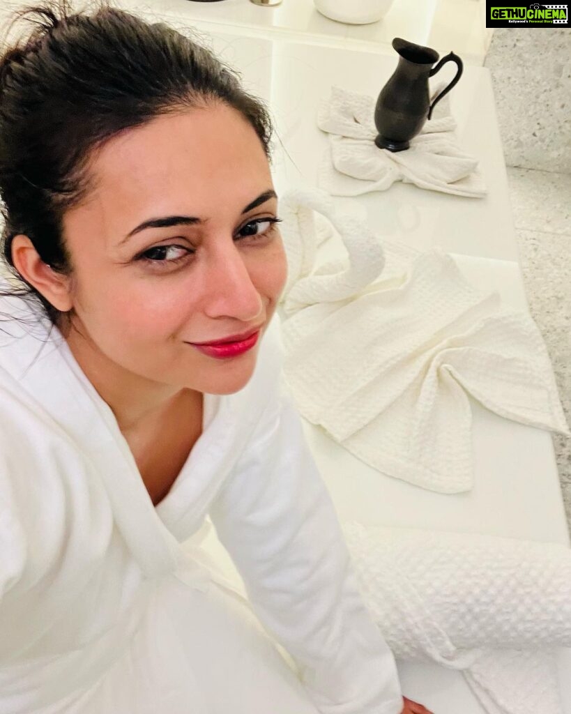 Divyanka Tripathi Instagram - Saturday Spa-rty