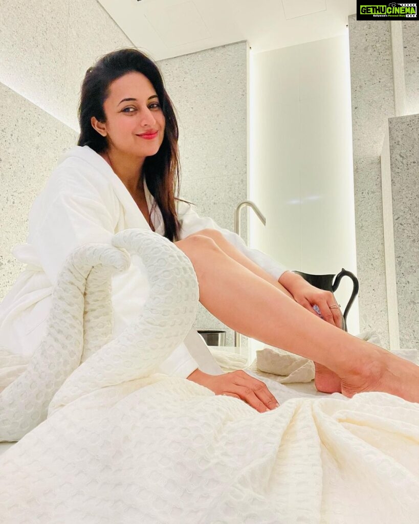 Divyanka Tripathi Instagram - Saturday Spa-rty