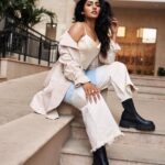 Eesha Rebba Instagram - Palat and pose👄 🤗 Shot by : @kalyanyasaswi Makeup artist - @makeuphairbyrahul Stylist - @praptigarg