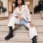 Eesha Rebba Instagram - Palat and pose👄 🤗 Shot by : @kalyanyasaswi Makeup artist - @makeuphairbyrahul Stylist - @praptigarg