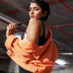 Eesha Rebba Instagram - Heya 🧡 🤗 Shot by : @kalyanyasaswi Makeup artist - @makeuphairbyrahul Stylist - @praptigarg