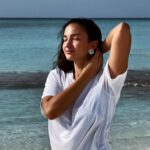 Elena Roxana Maria Fernandes Instagram - Maldives and diamonds. . . . 📸 @titanofthesea 💍 @umeshjivnani Location: @kinanhotels #diamonds #maldives #sea #ocean #summervibes #summer #swim #leisure #travel #traveldiaries #shoot #maldives #kinanhotels #hotbod #hotness #slay #bodypositivity #natural #body #skin #island #pose #ootd #outfitoftheday