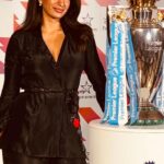 Elena Roxana Maria Fernandes Instagram – Had an amazing time at the 30 years of Premier League celebrations in Mumbai. #30YearsOfPremierLeague @plforindia @starsportsindia 
@greatcampaign 
@lovegreatbritain_in @ukinindia 

👚 @saanchabysimranshaad 
@anitakhatri @aklc_india 
💍 #umeshjivnani #umeshjivnaniluxuryjewels 

@sakshi_aggarwal88 @rizwanbachav 

#ukindiaforsports #PL30 #GreatSport #SeeThingsDifferently #celebration #premierleague #sports #football #cristianoronaldo #uk #happiness #outfit #mumbai #travel #event #glam #glow