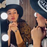 Elena Roxana Maria Fernandes Instagram - Mirror mirror on the wall. . . . . . @collectionbynadia . . . #mirror #jewel #hat #diamond #pose #jewellery #fashion #light #outfit #ootd #beauty #beautiful #pretty #lovely #hot #body #face #eyes #skin #glam #glow #slay #shine
