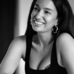 Elena Roxana Maria Fernandes Instagram - Be happy. Be bright. Be you! ❤️ . . . 📸 @monamunshi #happy #happiness #bright #you #shootlife #travel #traveldiaries #shoot #bw #dress #hotbod #hotness #slay #blackandwhite #bodypositivity #natural #body #smile #ootd #outfitoftheday #pose #glam #glow