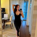 Elena Roxana Maria Fernandes Instagram - Mirror mirror on the wall . . . . . . . #mirror #wall #black #blackdress #outfit #ootd #dress #beauty #beautiful #pretty #love #hot #hotbod #body #bodypositivity #glam #glow #slay #shine #travel #traveldiaries