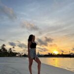 Elena Roxana Maria Fernandes Instagram – Sunset by the sea!
.
.
.
@saiilagoonmaldives 
@crossroadsmaldives @thayyib 
👗 @alexandrevauthier 
👚 @the_upside 
👟 @burberry 

#saiilagoonmaldives #curiocollection #crossroadsmaldives #visitmaldives #maldivestourism50 #maldives #maldivesisland #paradise #summervibes #summer #leisure #travel #traveldiaries #shoot #visitmaldives #sunset #sea #fashion #style #beachwear #relax #ootd #outfitoftheday SAii Lagoon Maldives, Curio Collection by Hilton