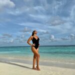 Elena Roxana Maria Fernandes Instagram - Beach time! 🖤 @saiilagoonmaldives @crossroadsmaldives @thayyib 👙 @lesgirlslesboys #saiilagoonmaldives #curiocollection #crossroadsmaldives #visitmaldives #maldivestourism50 #maldives #maldivesisland #paradise #summervibes #summer #leisure #travel #traveldiaries #shoot #visitmaldives #hotbod #hotness #slay #sexy #bodypositivity #body #ootd #outfitoftheday SAii Lagoon Maldives, Curio Collection by Hilton