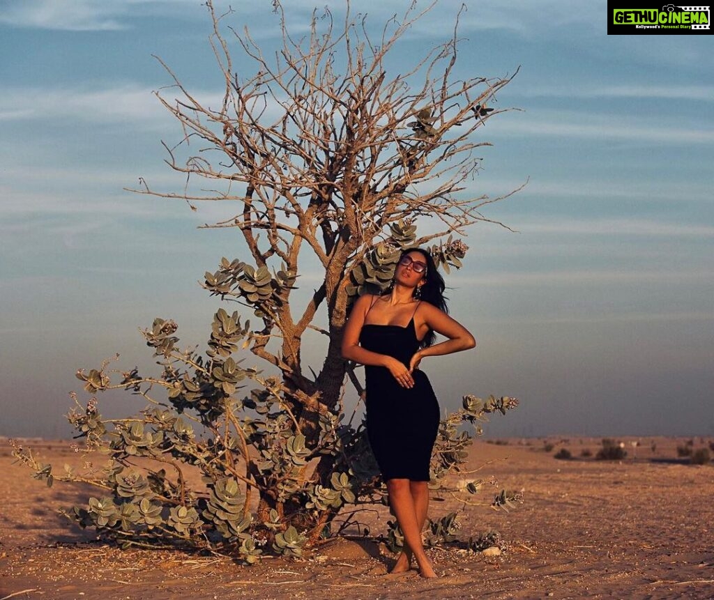 Actress Elena Roxana Maria Fernandes HD Instagram Photos and Wallpapers ...