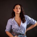Elena Roxana Maria Fernandes Instagram - You had me at hello! . . . Photographer: @tomwhippsphotos . . . #hello #outfit #shoot #shootdiaries #pose #beauty #beautiful #love #pretty #glam #glow #body #bodypositivity #hot #curves #hotbod #travel #hot #traveldiaries #outfitoftheday #ootd