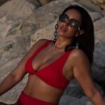 Elena Roxana Maria Fernandes Instagram - Sunsets! ❤️ . . . . . @algcapture @robertlaroche @goodsagency . . . #beach #sun #sand #sunset #sunglasses #swim #sea #outfit #shoot #bikini #swimwear #shootdiaries #pose #beauty #beautiful #love #pretty #glam #glow #body #bodypositivity #bodypositivity #hot #curves #hotbod #travel #hot #traveldiaries #outfitoftheday #ootd