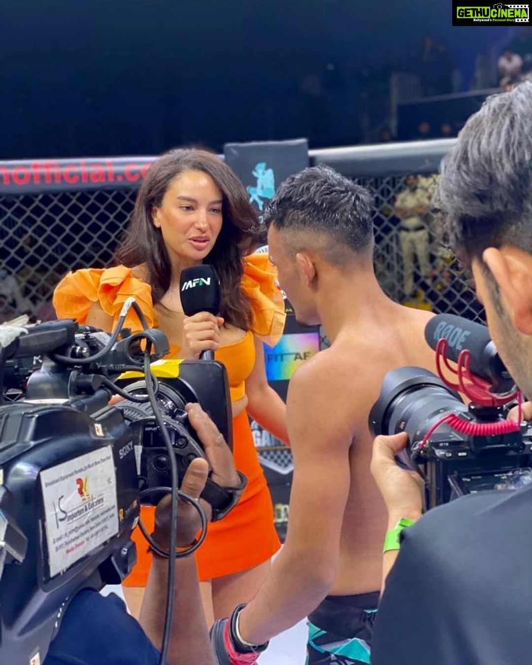 Elena Roxana Maria Fernandes Instagram - It was such a pleasure co-hosting @mfn_mma with the incredibly talented @salilacharya Thank you everyone for making me feel so welcome. Thank you to the whole #MatrixFightNight team @ayeshashroff, @kishushroff, @tigerjackieshroff, @alanfenandes for having me. Many congratulations to the winner @abdulazimbadakhshiofficial and all the participants. Can’t wait for #MFN9! Pic credit my fabulous co host @salilacharya Remainder taken by the fab @jarrodkylepereira . . . #mfn #matrix #fight #fightnight #cohost #event #mma #mfn8 #glam #glow #show #travel