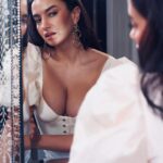 Elena Roxana Maria Fernandes Instagram - Mirror mirror on the wall . . . . . . Photographer: @amynhoodaphotography MUA: @beautynwhimzz . . #mirror #mirrormirror #beautiful #love #face #pose #shoot #shootdiaries #shine #beauty #beautiful #pretty #hair #glam #glow #body #bodypositivity #looks #hotbod #travel #traveldiaries #outfit #ootd