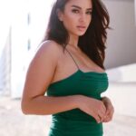 Elena Roxana Maria Fernandes Instagram - The future is green! . . . @monamunshi @zainabartistry . . #green #future #dress #outfit #curves #hot #sun #shoot #shootdiaries #hotbod #sexy #slay #bodypositivity #love #style #fashion #beauty #pretty #ootd #glam #glow