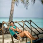 Elena Roxana Maria Fernandes Instagram - Happiness looks good on me. 📸 @ajufaan_photography Location: @vashafarudive.maldives @tinyislandmv #happiness #good #lookw #seaside #blue #beachday #maldives #sea #ocean #summervibes #summer #sitting #leisure #travel #traveldiaries #shoot #natural #day #body #bodypositivity #pose #ootd #outfitoftheday #vashafarudiving Vashafaru