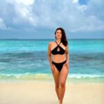 Elena Roxana Maria Fernandes Instagram - A dose of vitamin sea! . . . . . . 📸 @ajufaan_photography 👙: @hunkemoller @hunkemollerindia Location: @vashafarudive.maldives @tinyislandmv #vitaminsea #seaside #blue #beachday #maldives #sea #ocean #summervibes #summer #swim #leisure #travel #traveldiaries #shoot #natural #day #body #bodypositivity #pose #ootd #outfitoftheday Vashafaru
