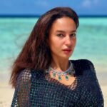 Elena Roxana Maria Fernandes Instagram - Endless blues. 📸 @titanofthesea 👗 @priakataariapuri 💍 Umesh Jivnani #UmeshJivnani #endless #blues #blue #sun #sea #sand #maldives #ocean #beach #beachday #traveldiaries #travel #travelandslay #shoot #natural #fun #seascape #black #body #bodypositivity #ootd #outfitoftheday Maldives