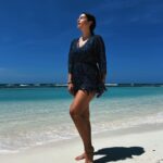 Elena Roxana Maria Fernandes Instagram - Just breathe. 📸 @titanofthesea 👗 @priakataariapuri #breathe #sun #sea #sand #maldives #ocean #beach #beachday #traveldiaries #travel #travelandslay #shoot #natural #fun #seascape #black #body #swimsuit #bodypositivity #ootd #outfitoftheday Maldives