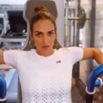 Esha Deol Instagram – If you have a vision, all you need to do is put in the work and trust the process. ⚡️

@engn.in
#OwnYourGame #PerformBetter #WednesdayMotivation #PerformanceWear #ActiveWear #WomensFitness #HealthyLifestyle #WomensWear #Fit #Dance #EshaDeol #ENGN #EDT #stayfit 🧿♥️