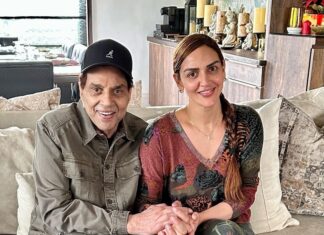 Esha Deol Instagram - Happy birthday papa ♥️😘🧿🤗♥️ I pray for you to always be healthy & happy. Because of you we are….. you are our pillar of strength. Always the strongest . We simply just love & adore you. Love u ♥️🙏🏼 #family #HappyBirthday #ApkaDharam #Famjan #grateful #familytime #mydadmyhero #Eshadeol #happybirthday #gratitude 🧿♥️