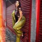 Eshanya Maheshwari Instagram - It’s a month for a leather pants 💚 So let’s be little stylish with this amazing colour pants and blazer set by @srstore09 ❤️ #ootd #winterfasion #winteroutfit #fashion #esshanyamaheshwari #esshanya