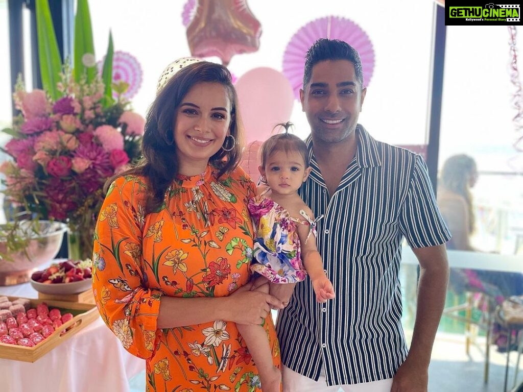 Evelyn Sharma Instagram - Our little darling Ava is 1!! 🥳🎊 it’s only been a year but we can’t remember life without you. Your giggles and tight hugs are everything! Stay as fierce and wonderful as you are! We love you SO much! 🥰 And big thank you to your Beeni-ma for throwing the best first birthday party in the world! 💖🙌 #Happybirthday #firstbirthday Sydney, Australia