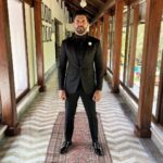 Farhan Akhtar Instagram - Black on black is my new jam 😎 #FarOutLook