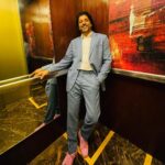 Farhan Akhtar Instagram - Headed ⬆️ in Blink Styled by @divyakdsouza Suit: @selectedindia Shirt: @weareperona Sneakers: @louboutinworld Hair: @saurabhbhatkar Makeup: @swapnil_pathare