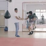 Farhan Akhtar Instagram - Throwback to celebrating end of days training session with @anand.physio .. miss those days and the incredible team @drewnealpt @samir_jaura #Toofaan 📹 @haintohhain