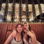 Farhan Akhtar Instagram - Bants in London 😂 #sisterlove