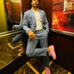 Farhan Akhtar Instagram – Headed ⬆️ in Blink 

Styled by @divyakdsouza 
Suit: @selectedindia
Shirt: @weareperona
Sneakers: @louboutinworld

Hair: @saurabhbhatkar 
Makeup: @swapnil_pathare