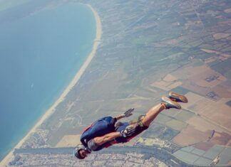 Farhan Akhtar Instagram - What every Sunday should feel like .. ❤️ #FarOutdoors #freeflying #skydiving #adventure #lifestyle #spain #empuriabrava