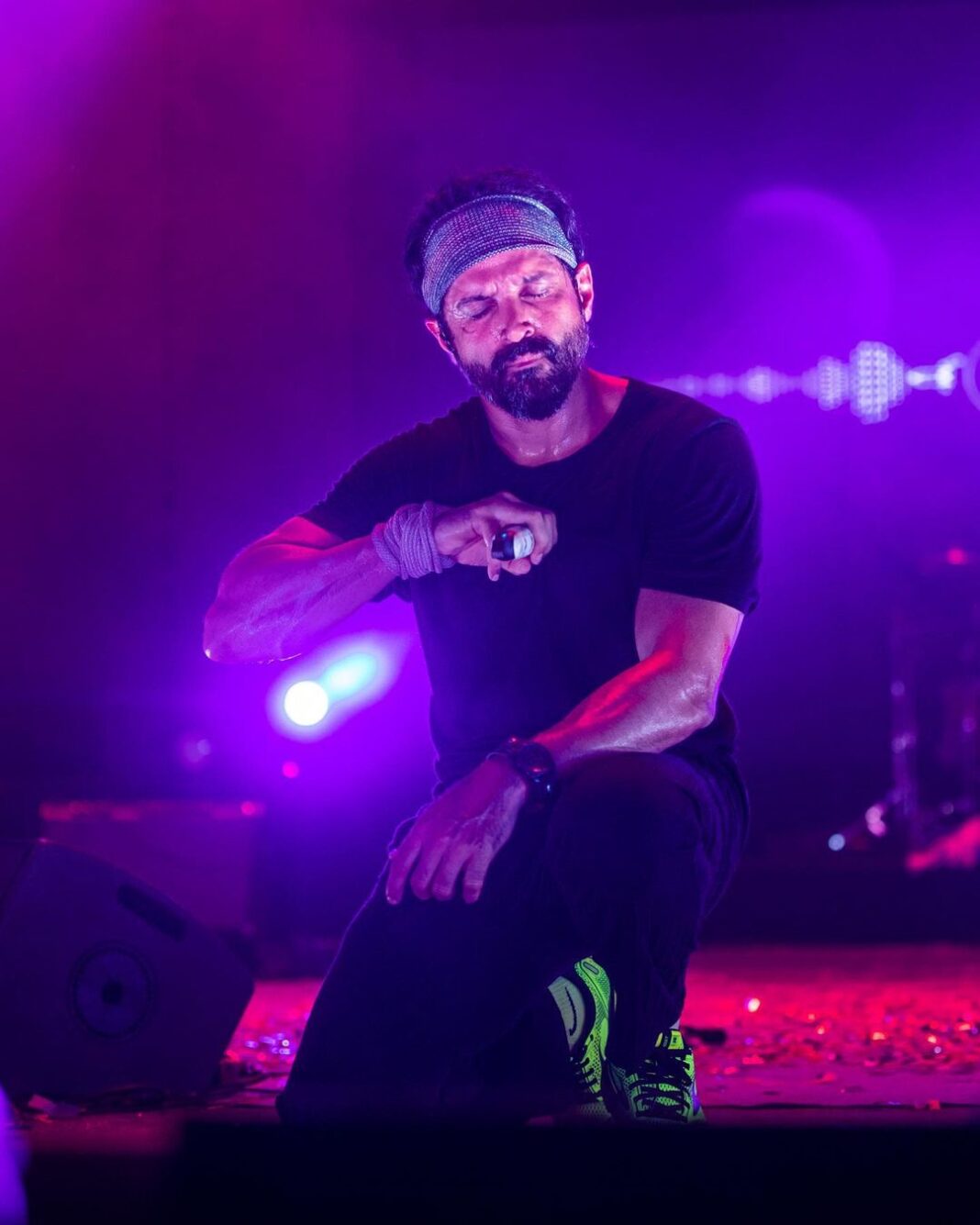 Farhan Akhtar Instagram - Dil Chahta Hai @farhanliveofficial #giglife #musiclove #livemusic #concert #trivandrum #capturethemoment Image @akhileshganatraphotography