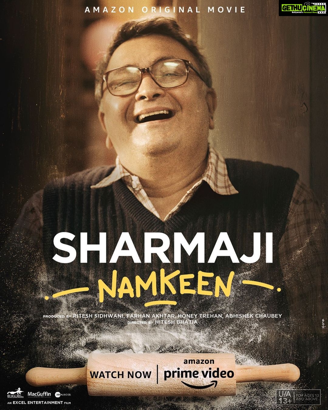 Farhan Akhtar Instagram - Do kalakaar, Ek kirdaar. Watch #SharmajiNamkeen now on @primevideoin #SharmajiNamkeenOnPrime #RishiKapoor #PareshRawal @iamjuhichawla @suhailnayyar @taarukraina @satishkaushik2178 @talwarisha @excelmovies @macguffinpictures @hiteshbhatia79 @ritesh_sid @honeytrehan @abhishekchaubey @vishalrr @kassimjagmagia #SupratikSen @sheeba.chadha @sulagna03 @ayeshiraza @shiwangi_peswani @maddymadhuc @misra_dipti @niraj_sah_ @iamparmeetsethi