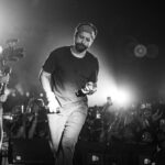 Farhan Akhtar Instagram - Play that funky music brown boy .. 🙋🏽‍♂️ @farhanliveofficial #bareilly #giglife Image @akhileshganatraphotography