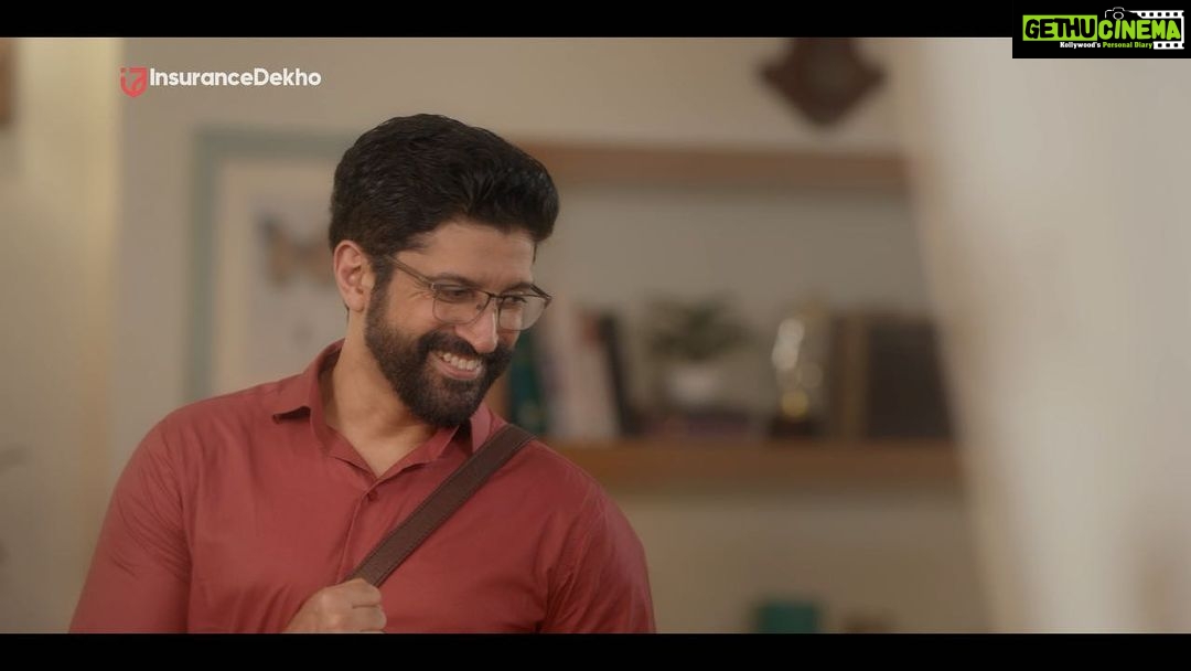 Farhan Akhtar Instagram - InsuranceDekho’s latest TVC explores the idea of ‘Sukoon’ and what it means to all of us. Safeguard your loved ones with the right health insurance plans. InsuranceDekho - Bharosa Kar Ke Dekho Visit @insurancedekhoofficial now! #ad