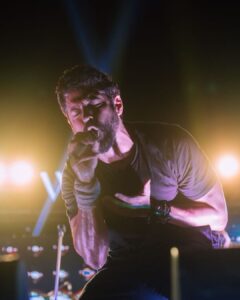 Farhan Akhtar Instagram - About last night. Thank you Pune .. you were AMAZING!! 🤘🏽🤘🏽🤘🏽🤘🏽❤️ 

farhanliveofficial #bollyboomindiatour #musiclove #giglife 

Images: @haintohhain 😊🙏🏽