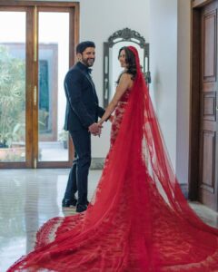 Farhan Akhtar Instagram - Mera gown mera lace ❤️
@shibanidandekar 

Images @sam_and_ekta 
Tuxedo @govindamehtaa