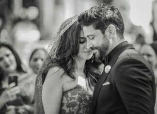 Farhan Akhtar Instagram - A few days ago, @shibanidandekar & I celebrated our union and we are deeply grateful to all those who did respect our need for privacy on the day. The celebration however, is incomplete without sharing some precious moments with you and seeking your blessings as we begin our journey across the skies of time, together. With love from us to you ❤️🙏🏽 Images- @sam_and_ekta 🙌🏽 Tuxedo - @govindamehtaa 😎