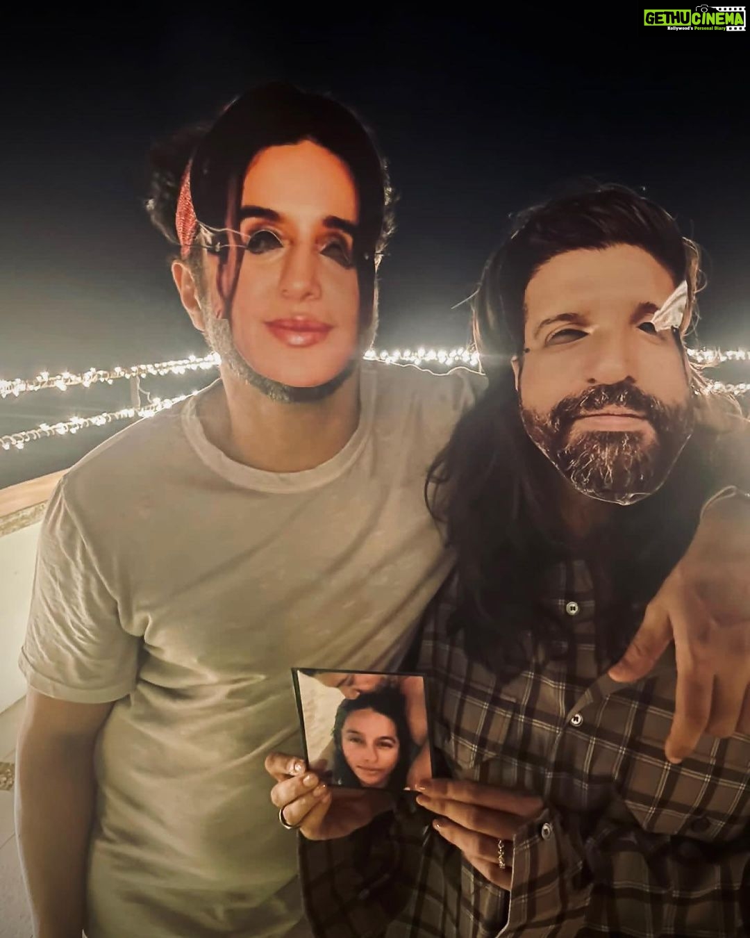 Farhan Akhtar Instagram - I’ve heard that couples start looking like each other eventually but this is a first.. Happy Valentines Day @shibanidandekar ❤️❤️❤️