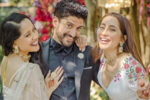 Farhan Akhtar Instagram - Sun. Smiles. Steps. ☀️😊🕺🏼
@shibanidandekar ❤️

Images @sam_and_ekta