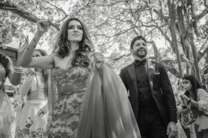 Farhan Akhtar Instagram - Sun. Smiles. Steps. ☀️😊🕺🏼
@shibanidandekar ❤️

Images @sam_and_ekta