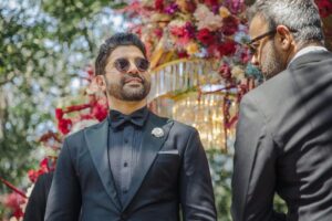 Farhan Akhtar Instagram - A few days ago, @shibanidandekar & I celebrated our union and we are deeply grateful to all those who did respect our need for privacy on the day. 

The celebration however, is incomplete without sharing some precious moments with you and seeking your blessings as we begin our journey across the skies of time, together. 

With love from us to you ❤️🙏🏽

Images- @sam_and_ekta 🙌🏽
Tuxedo - @govindamehtaa 😎